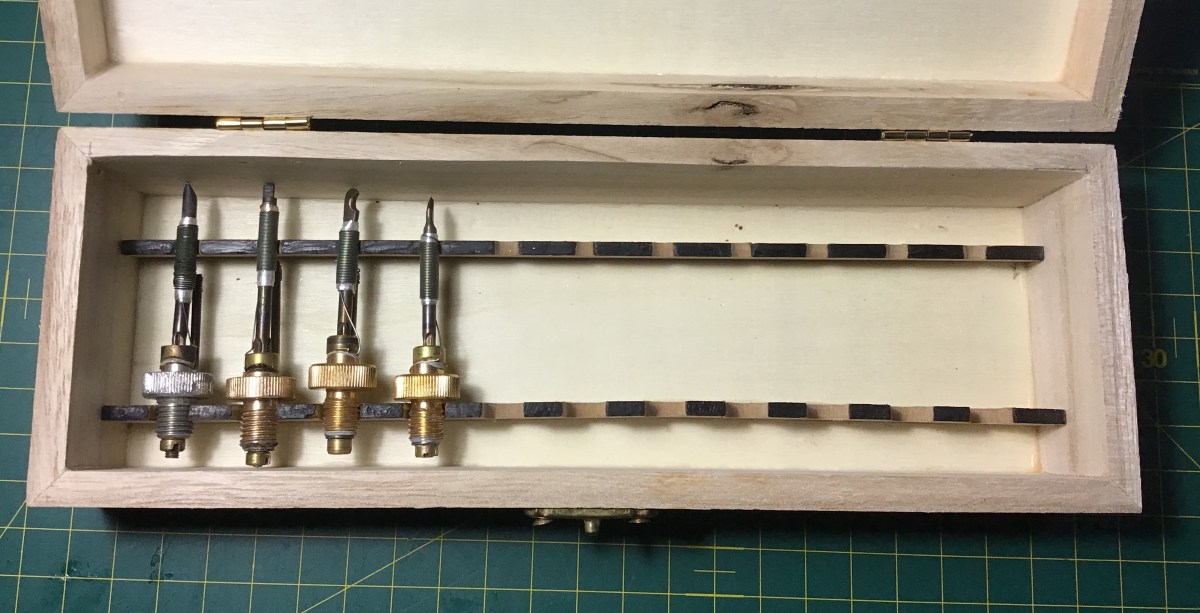 Estuche puntas pirógrafo 06