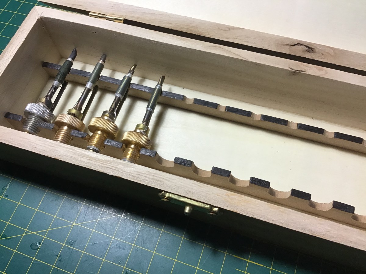 Estuche puntas pirógrafo 07