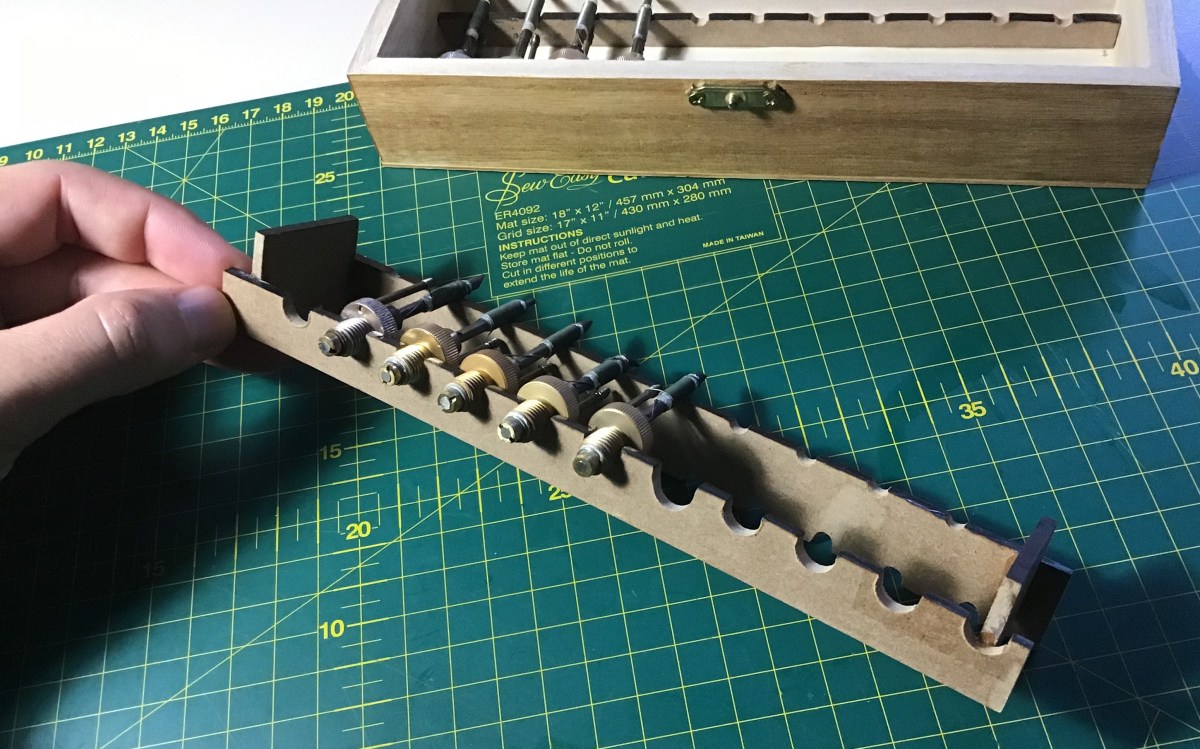 Estuche puntas pirógrafo 08